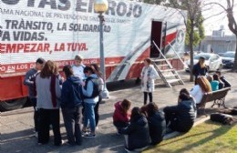 Llegó a Salto el móvil "Rutas en rojo" del Grupo Sancor Seguros