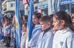 Emotiva promesa de lealtad a la Bandera