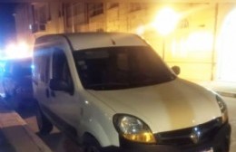 Policía saltense secuestró en el Conurbano un utilitario utilizado para robar ruedas de auxilio